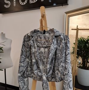 Snake Crop Tie Blouse